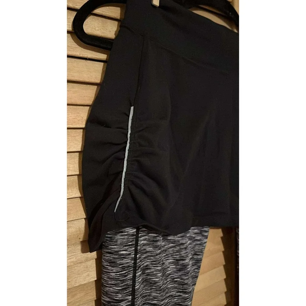 Athleta Be Free 2 in 1 Skirt- Leggings  Modest Athletic Pants Pockets Sz M Fitne